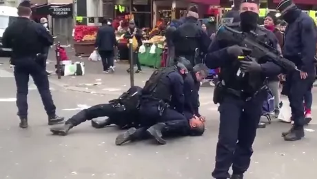 O femeie din Franţa a fost pusă la pământ după ce a refuzat să prezinte documentul prin care îşi explică ieşirea în stradă