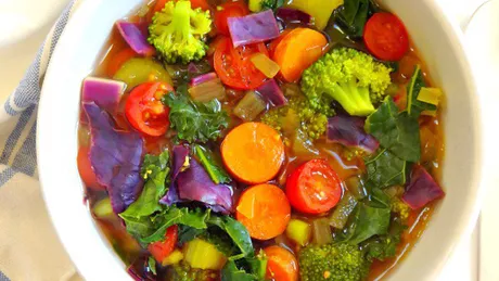 Supă de legume detoxifiantă