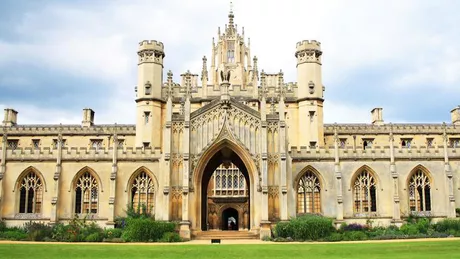 Universitatea Cambridge își va desfășura cursurile online anul următor