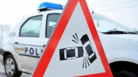 Accident rutier la Pașcani O femeie care traversa prin loc nepermis izbită de un autoturism