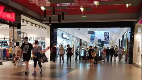 Amenzi dacă nu porţi mască în Mall Iată cât pot plăti romanii dacă nu respectă legea