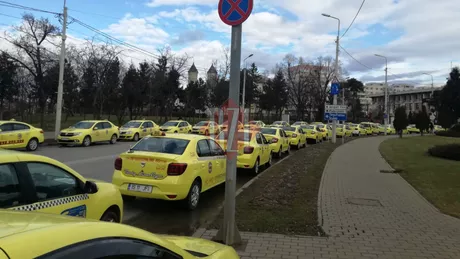 Firmele de taxi din Iași au primit o lovitură neașteptată. Primăria impune mașini ecologice pentru transportul de persoane din municipiu. Raportul autorității locale arată o depreciere a serviciilor în acest domeniu