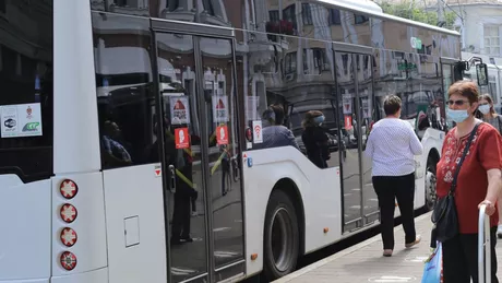 CTP Iași modifică traseele de autobuz. Ieșenii sunt rugați să păstreze distanța socială și să poarte măști în mijloacele de transport public