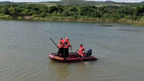 Copil de 12 ani a fost găsit înecat într-o baltă în județul Olt - VIDEO