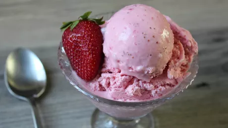 Înghețată de căpșuni - Cum se prepară