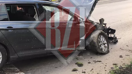 Accident rutier în Iași. Un autoturism a intrat în plin într-un stâlp Exclusiv - Galerie Foto