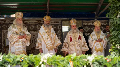 IPS Calinic noul întâistătător al Arhiepiscopiei Sucevei și Rădăuților a fost întronizat - FOTO