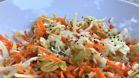 Lahanosalata - Salată de varză a la greci