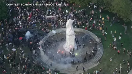 Zeci de persoane au fost împuşcate şi şapte omorâte la protestele din Chicago - VIDEO