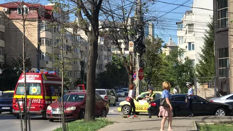 Accident rutier pe Sfântul Lazăr. O şoferiţă a acroşat un autoturism EXCLUSIV - FOTO UPDATE VIDEO