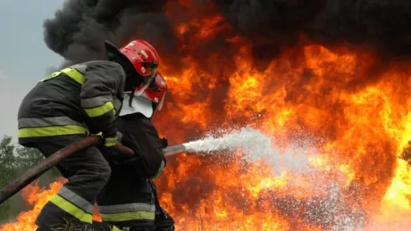 Spital din România mistuit de flăcări. Peste 30 de persoane au fost evacuate