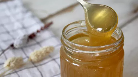 Miere de albine - Tot ce trebuie să știi despre acest aliment minune