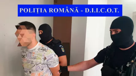 Suspecți de trafic de droguri ridicați de mascați. Zeci de pastile de ecstasy găsite la doi tineri - EXCLUSIV  FOTO  VIDEO