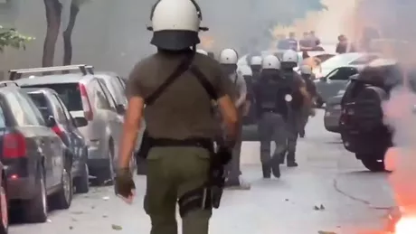 Proteste violente în Grecia Manifestații în fața Parlamentului de la Atena - VIDEO