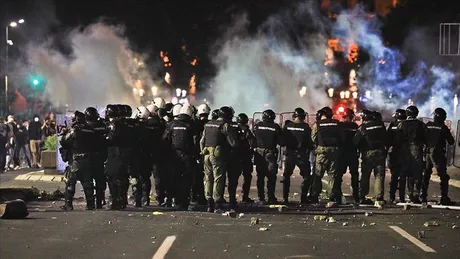 Legea carantinei va putea scoate oamenii în stradă. Se anunță proteste în Piața Victoriei