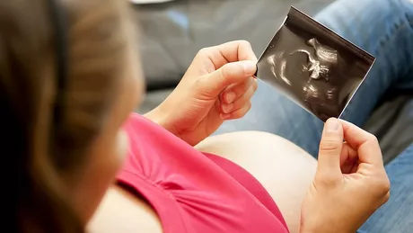 Pentru a face un avort la cerere o gravidă plătește 1.000 de lei Cabinetele ginecologice private din Iași se îmbogățesc pe spatele femeilor În maternitățile ieșene întreruperea de sarcină este interzisă