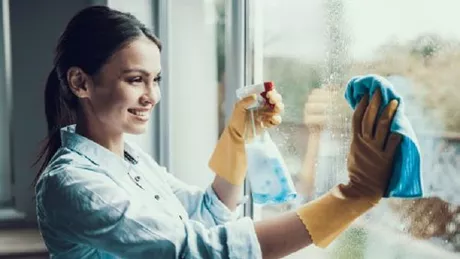 Soluție de spălat geamuri - La ce mai poate fi utilizată