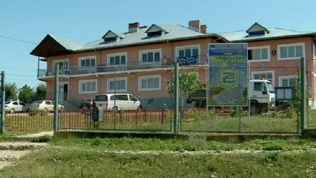 O primărie din județul Iași a fost evacuată complet. Scandal cu executorul la Primăria Țibana. Noul proprietar a cerut 18 mii euro pe lună să lase funcționarii să intre în clădire