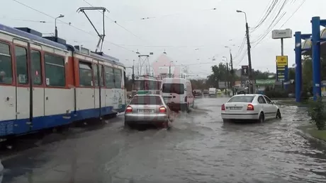 CTP Iași a întâmpinat probleme din cauza ploilor abundente. Autobuzele și tramvaiele au avut întârzieri de peste o oră