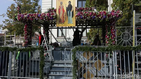 Baldachinul raclei Sfintei Cuvioase Parascheva nu va fi împodobit cu flori astăzi