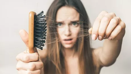 Pandemia afectează podoaba capilară Din ce în ce mai mulți oameni se plâng de căderea părului