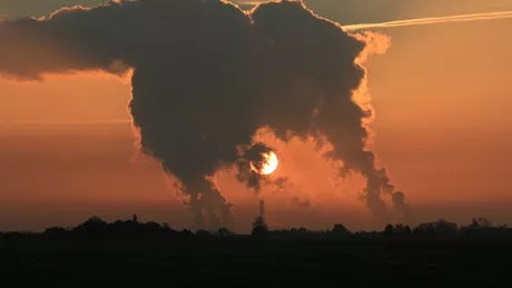 Poluarea aerului a crescut decesele COVID-19 cu 15 constată un nou studiu