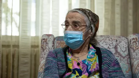 O bătrână din România s-a vindecat de COVID la 96 de ani. Ce şi-a dorit in spital Nu mai ştiam de mine mama