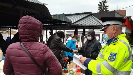 Oamenii legii au descoperit din nou nereguli legate de nerespectarea măsurilor în lupta cu COVID-19 Amenzi date în piețele din Iași - FOTO