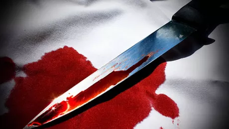 Pereții s-au umplut de sânge Clipe de groază pentru o femeie din Iași Fostul soț un pensionar de 67 de ani i-a pus cuțitul la gât
