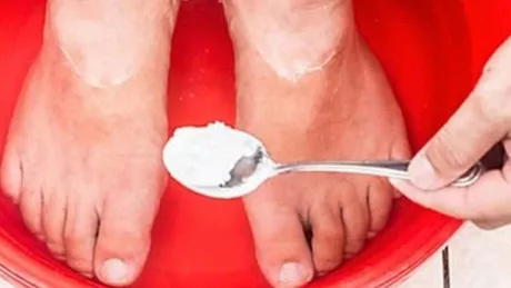 Cele mai eficiente trucuri cu bicarbonat de sodiu pentru picioare