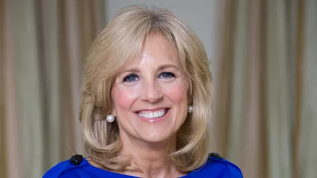 Ce ținută a purtat Jill Biden la ceremonia de învestire a soțului ei. Prima-doamnă a SUA a avut o apariție spectaculoasă