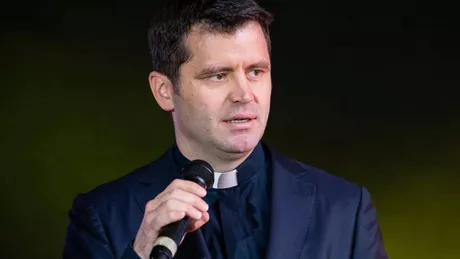 Părintele Francisc Doboș despre vaccinare Aghiasma e împotriva dracilor vaccinul e împotriva COVID