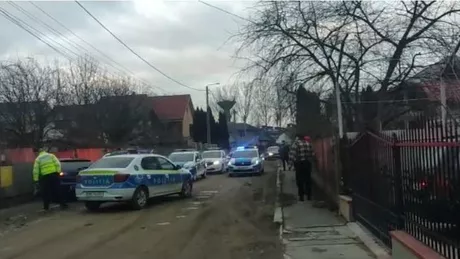 Focuri de armă și mașini de poliție avariate. Un tânăr a vrut să vadă cum e să gonești cu poliția pe urme pe străzile din județul Iași. Pentru el nu a existat pedeapsă