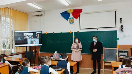 Primarul Iașului Mihai Chirica prezent la redeschiderea școlilor la Colegiul Național Iași - FOTO LIVE VIDEO