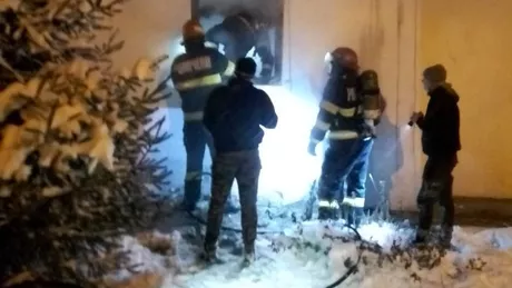 O biserică din Botoşani a luat foc Pompierii au intervenit de urgenţă - GALERIE FOTO