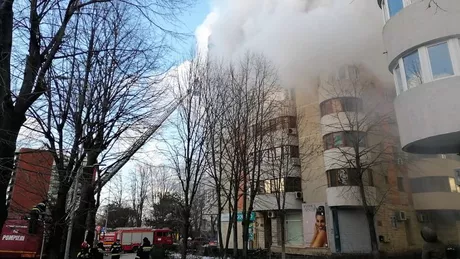 S-a aruncat de la etajul 6 pentru a scăpa din incendiu. Femeia din Constanța care putea fi arsă de vie a murit - VIDEO