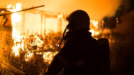 Incendiu la o locuință din Neamț. O femeie a decedat