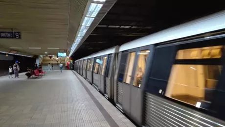 ISU Bucureşti despre femeia prinsă sub garnitura de tren la metrou