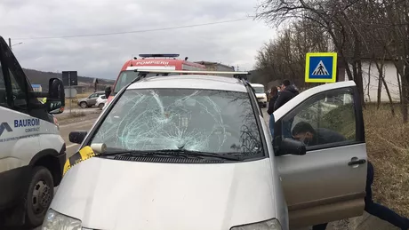 O femeie a fost acroşată de un autoturism pe trecerea de pietoni - EXCLUSIV UPDATE