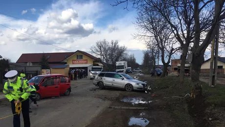 Accident rutier în comuna Miroslava. Coliziune puternică între două autoturisme. Cinci persoane au fost rănite - EXCLUSIV FOTO UPDATE