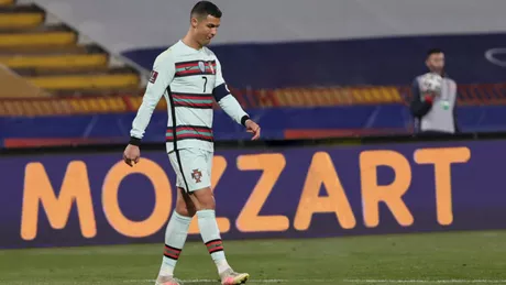 Mozzart Bet cumpara banderola lui Cristiano Ronaldo pentru o actiune caritabila