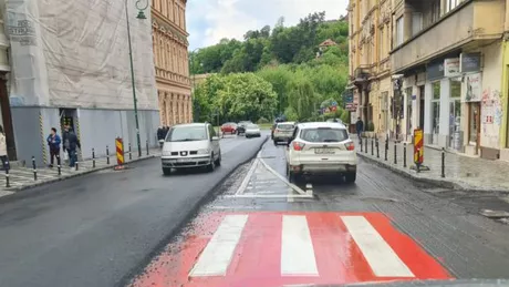 Buna guvernare marca USR-PLUS La Brașov primarul a asfaltat o stradă după ce în urmă cu o lună a trasat marcajele - FOTO