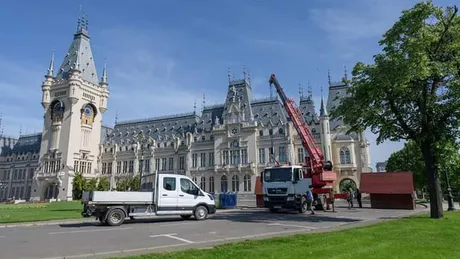 Centru de vaccinare în parcare la Palatul Culturii din Iași. Ieșenii se pot vaccina cu Pfizer la noul spațiu drive-thru din centrul orașului