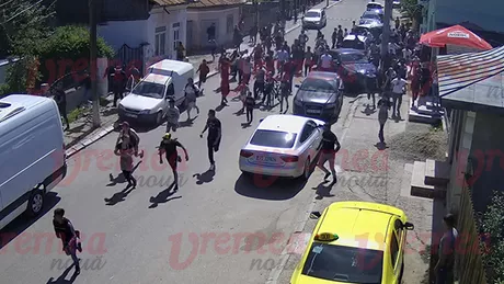 Localitatea din Vaslui în care a avut loc bătaia cu săbii a fost declarată zonă de siguranţă publică Forţele de ordine au fost suplimentate - GALERIE FOTO VIDEO