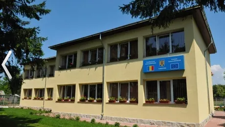 Primăria Bivolari cumpără tablete pentru elevii din comună Costurile sunt de 100.000 de euro