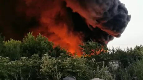 Alertă Incendiu puternic în Salonta Pompierii intervin de urgență iar autorităţile au emis mesaje RO-ALERT - GALERIE FOTO VIDEO