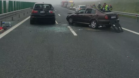 Prăpăd pe Autostrada Soarelui Au avut loc 3 caramboluri în care au fost implicate zeci de autoturisme şi sute de persoane cu zeci de răniţi