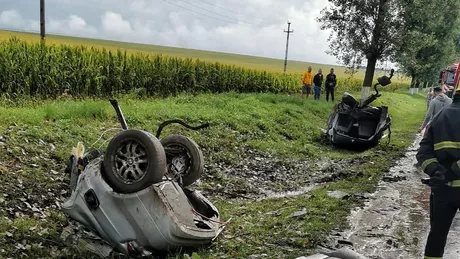 Impact devastator la Iași Un BMW s-a rupt în două după ce a intrat într-un cap de pod. Patru persoane au fost rănite -EXCLUSIVFOTO VIDEO