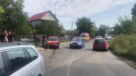 Accident rutier în comuna Miroslava. Coliziune între trei autoturisme. O femeie a fost rănită - EXCLUSIV FOTO UPDATE