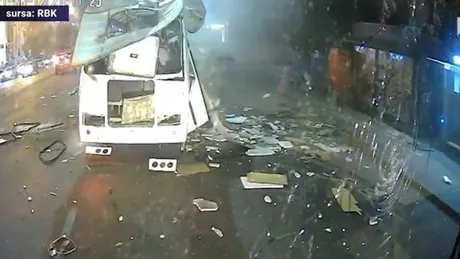 Un autobuz a explodat în centrul Rusiei. Două persoane au murit și alte 17 au fost rănite. Momentul deflagrației - VIDEO